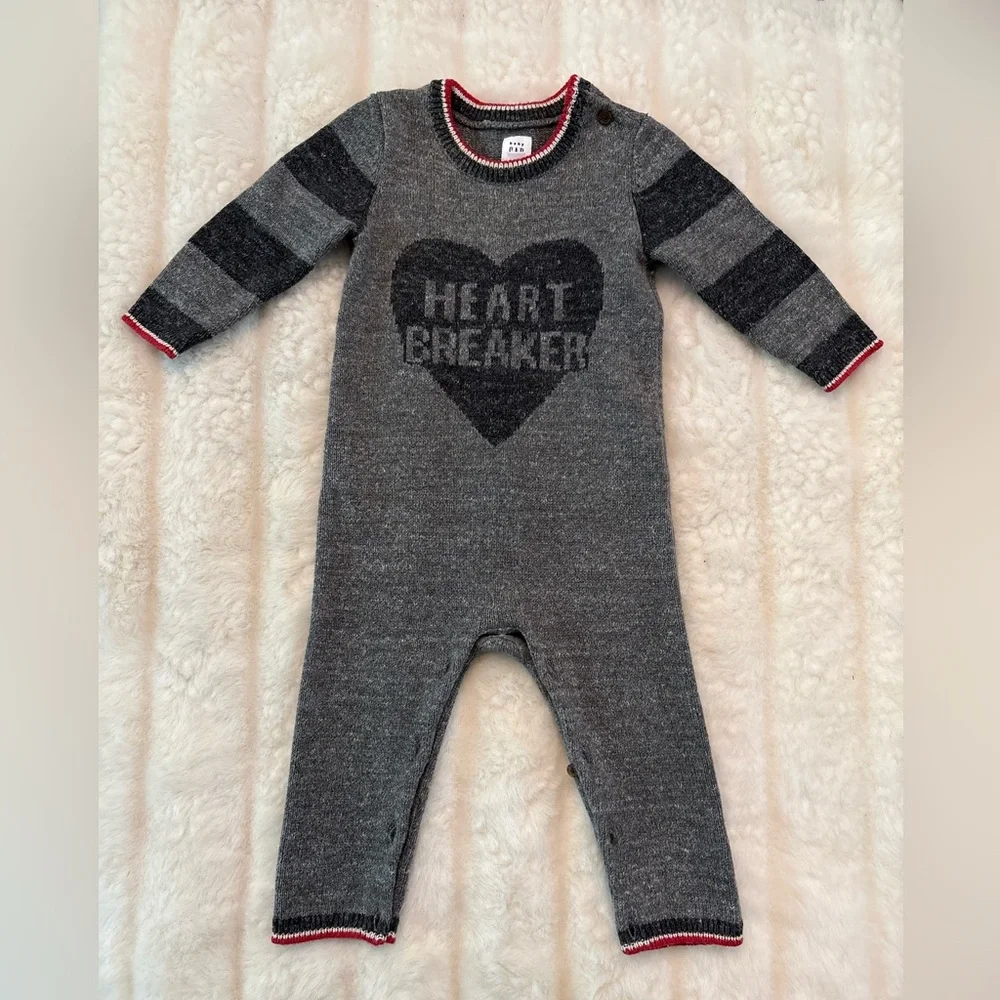 BABY GAP Gray Heartbreaker Baby Jumpsuit ONESIE 12-18 months